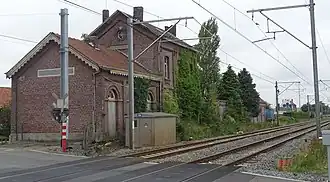 et côté voies.