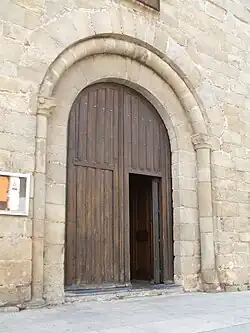 Portail d'entrée, à l'est