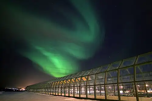 La galerie sous une aurore boréale