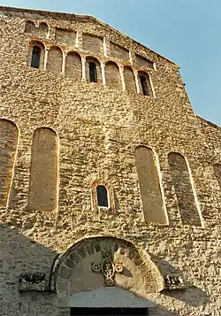 Façade.