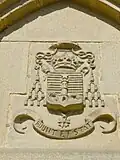 Armoiries Mgr Augustin David (1862-1882), évêque de Saint-Brieuc. D’azur à la tour crénelée d’argent mouvante d’ondes en courroux de même et surmontée d’une étoile d’or. Devise  : Ruunt et stat (ils se ruent et il tient) (ils : ennemis de l’église = les vagues ; il : Mgr David = la tour).
