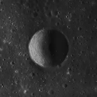 Image illustrative de l'article Armstrong (cratère)