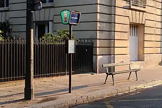 Arrêt de bus.
