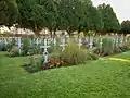 Carré militaire engazonné des soldats français