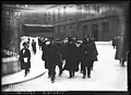 Arrestation de Georges Cochon à l'occasion d'une manifestation au palais de Justice de Paris (1914).