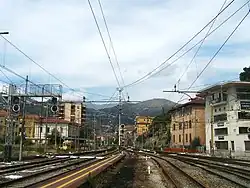 Fin de la ligne Marseille&nbsp;– Vintimille, vue depuis les quais.