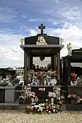 Le cimetière.