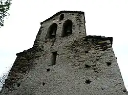 Son clocher-mur.