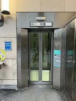 Ascenseur de l'accès no&nbsp;2.