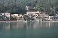 Les ghats de Shivananda (Shivananda Kutir), avec son ashram au-dessus.