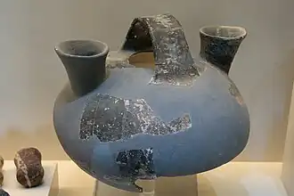 Askos aux scorpions. Tirynthe, citadelle inférieure, 2200-2000 av. J.-C.