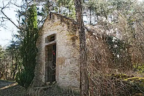 Chapelle Saint-Nicolas sur le GR 13,2 km au nord-est d'Asquins.