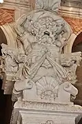 Atlante dans l'escalier d'honneur.