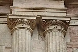Assézat : chapiteaux doriques.