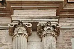 Assézat : chapiteaux ioniques.
