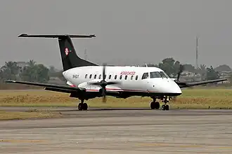 5N-BJY, l'appareil impliqué dans l'accident, ici à l':aéroport de Benin City (en) en janvier 2008.