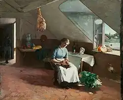 une femme en tablier blanc prépare à manger. Elle est assise devant une fenêtre, dans une pièce en soupente à tomettes. À côté d'elle, un panier de légumes ; suspendu à une poutre, un jambon.