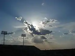 Description de l'image Atardecer en el estadio Kukulcán.JPG.