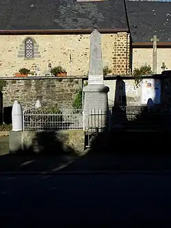Le monument aux morts d'Aubigné.