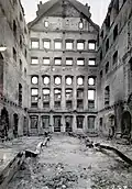 L'hôtel de ville en 1944, après le déblaiement des débris des bombardements
