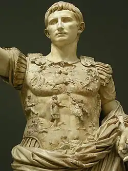 Photographie de la statue  de lAuguste de Prima Porta.