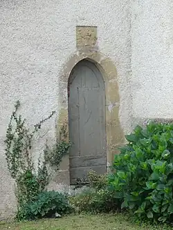 Petite porte latérale.
