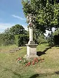Croix sculptée.