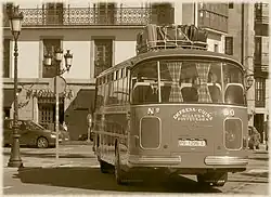 Autobus sur la place en 2006