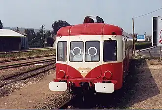 L'X 2426 en gare de Pont-Audemer le 10 septembre 1995.