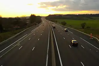 Photographie de l'autoroute.