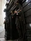 Autre vue globale de l'entrée monumentale du tombeau de Napoléon Ier