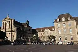 Photographie d'un bâtiment scolaire.