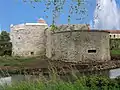 La tour haute et la tour basse des moulins.