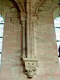 1re&nbsp;travée, supports au niveau du temps faible.