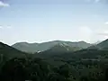 En arrière plan le village d'Izaourt.
