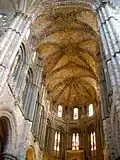 Arcs-doubleaux (XIIe-XIIIe&nbsp;siècles) délimitant et traversant les voûtes sur croisées d'ogives de la cathédrale d'Ávila.