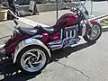 Grinnall R3T, sur une base Triumph Rocket en 2007 (Grande-Bretagne).