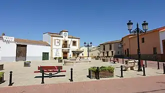 Azután