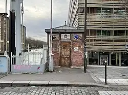 Bâtiment annexe du pont.
