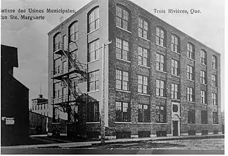 Édifice Lampron, carte postale vers 1920.