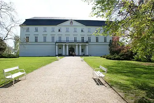 Le château blanc.