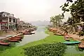Le quai d'Đục, point de départ des bateaux de pèlerins