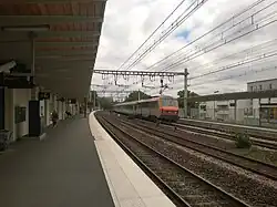 Train sans arrêt.
