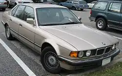 750i E32, version américaine