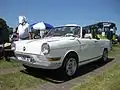 Cabriolet avec le toit ouvert