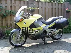 K 1200 RS décoration damiers.