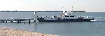 L'appontement (no&nbsp;3 et dernier)  pour les bacs amphidromes de l'île de Ré, (chargement par une des extrémités du bac)