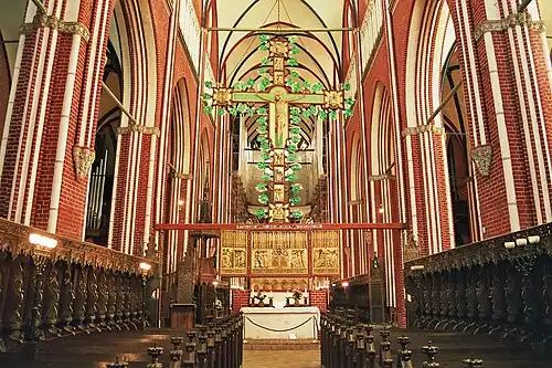Croix triomphale.