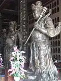 Statues dans un temple