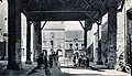 Bain-de-Bretagne : les Halles et l'Hôtel de la Croix-Verte vers 1925 (carte postale).